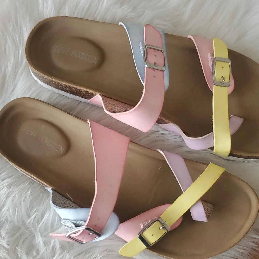 Steve Madden Girls Pastel Strappy Sandals Sz 4